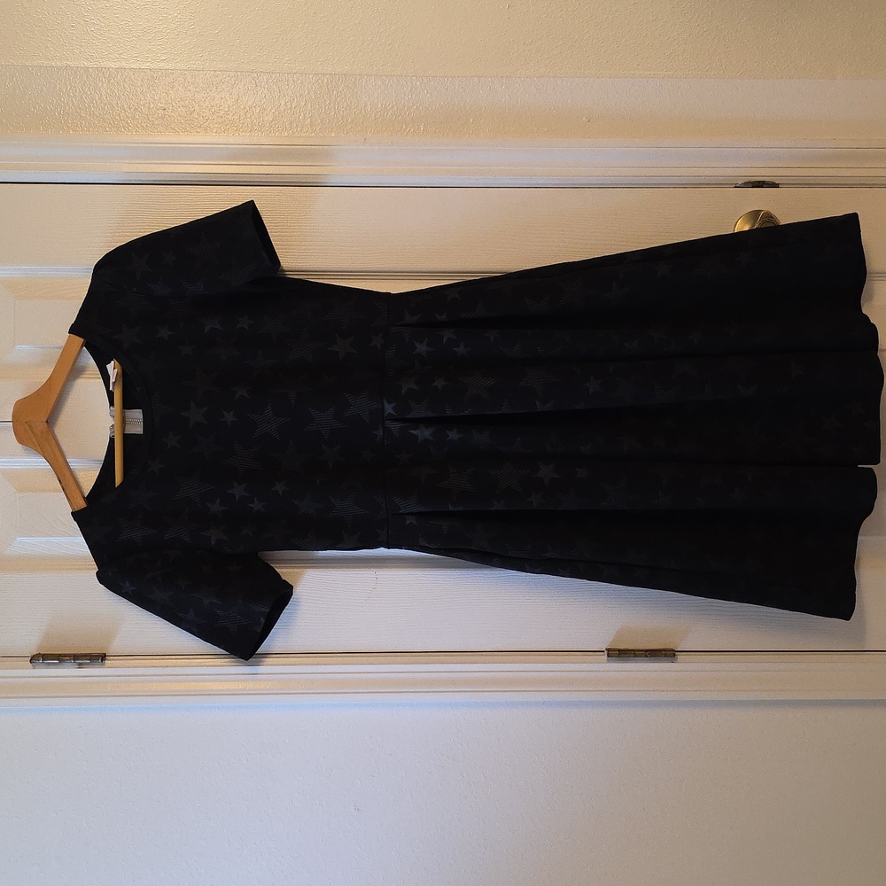LuLaRoe Amelia Black Star Design Dress with Side Pockets Size M